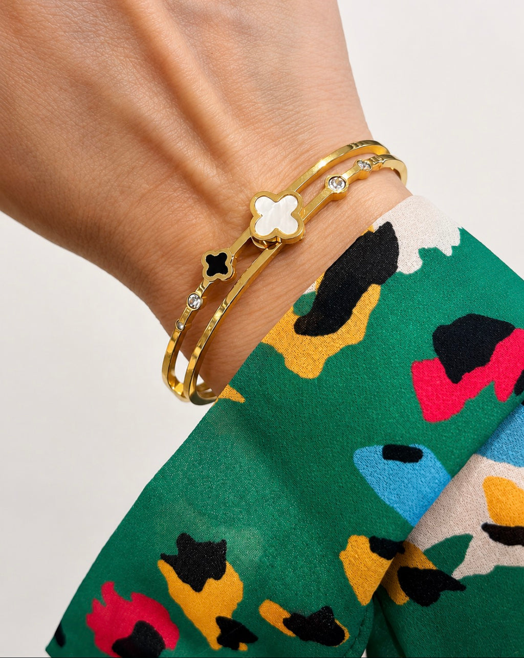 Elegant Clover Gold Bangle Bracelet