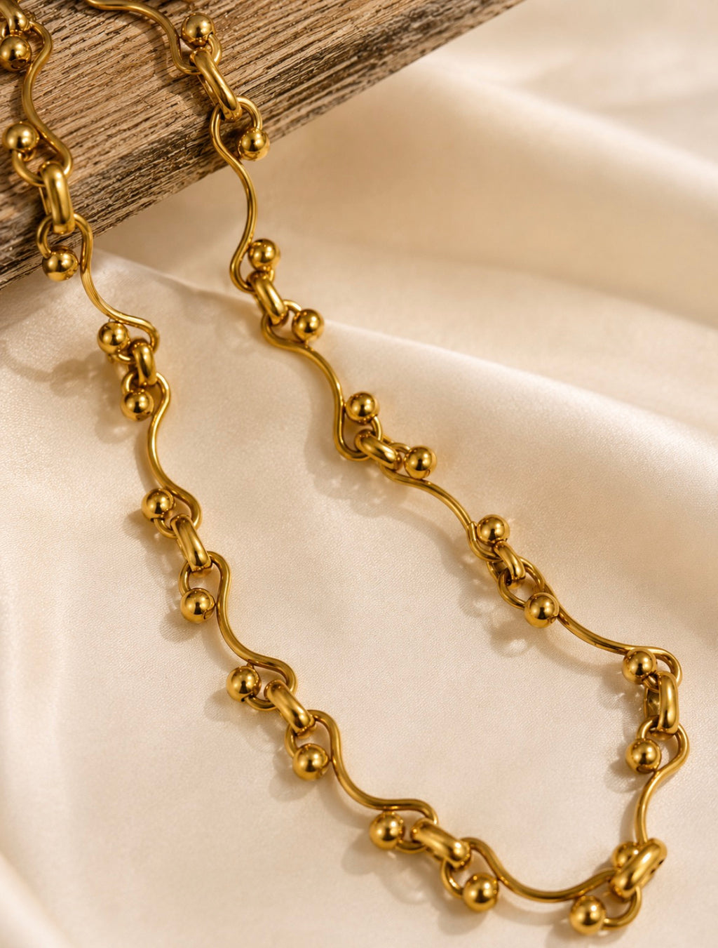 Mennos Wave Necklace