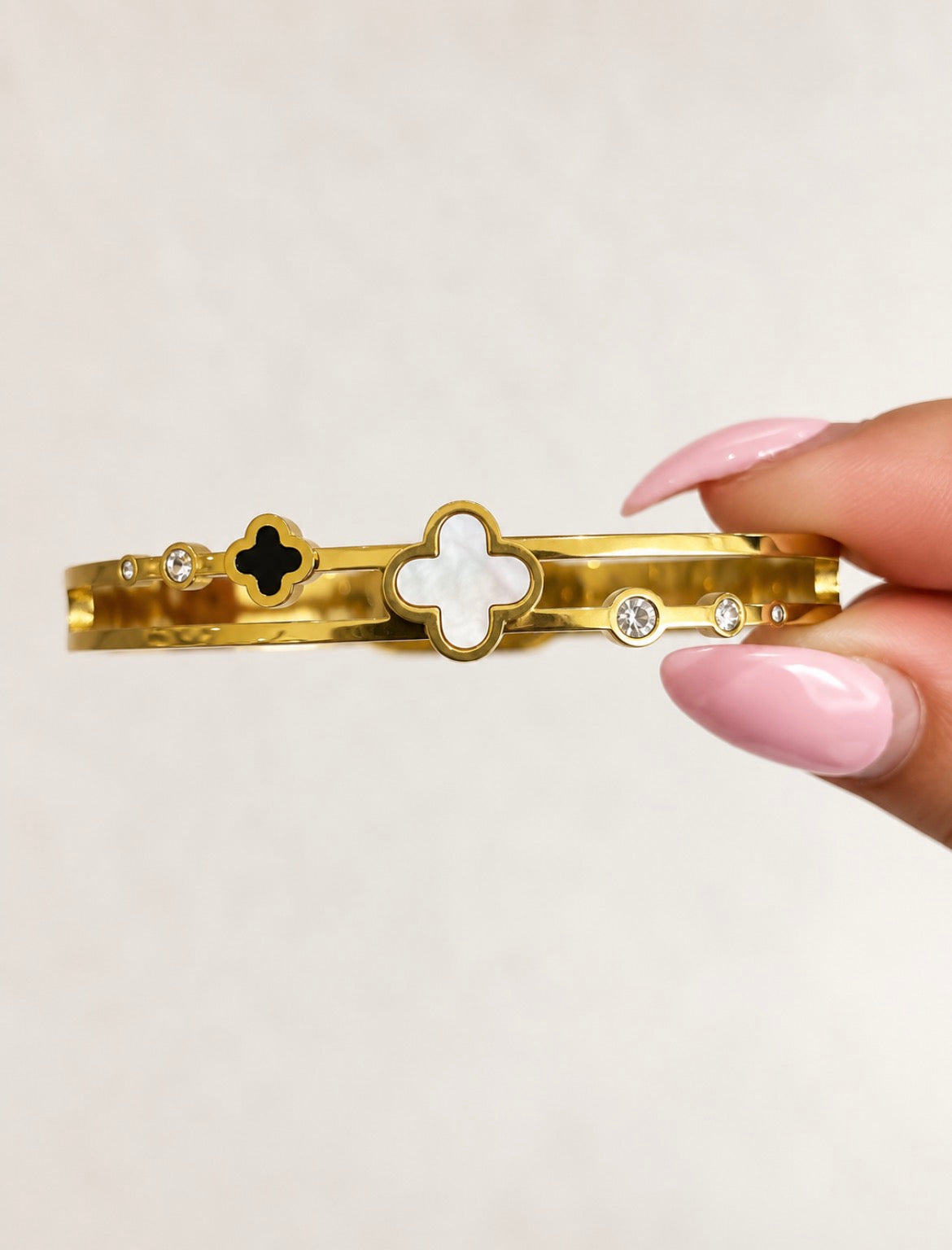 Elegant Clover Gold Bangle Bracelet